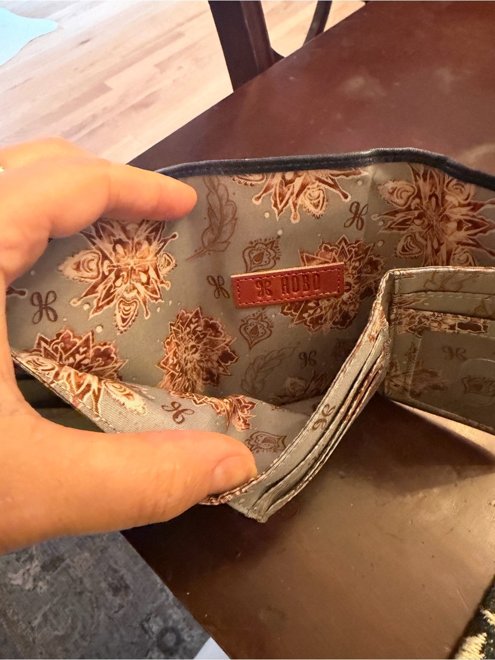 HOBO Jill Trifold Leather Wallet - Picture 4 of 7